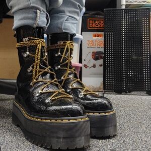 Dr martens rare ghilana MAX patent embossed leather boots